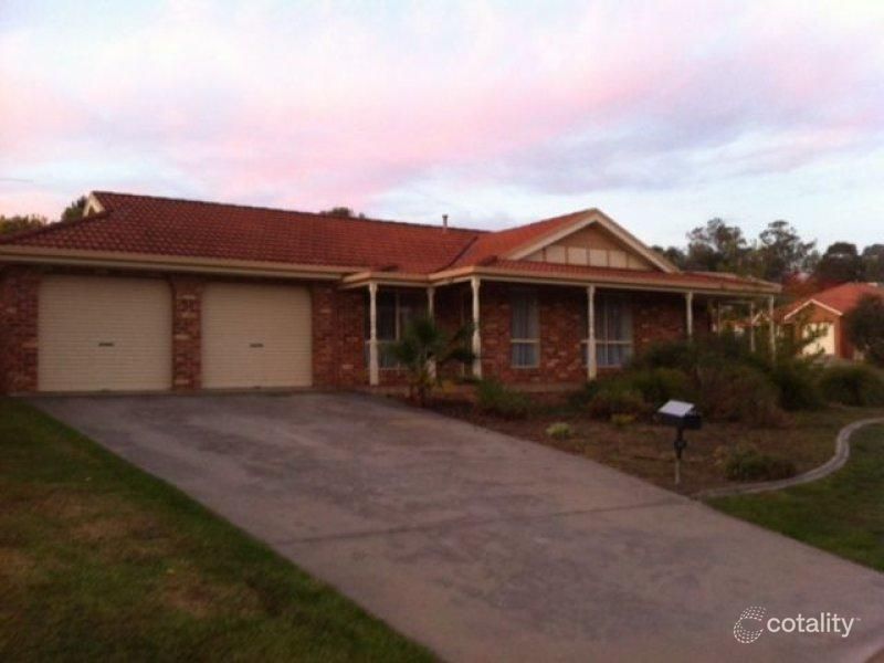 81 Crawshaw Cres, Glenroy, NSW 2640