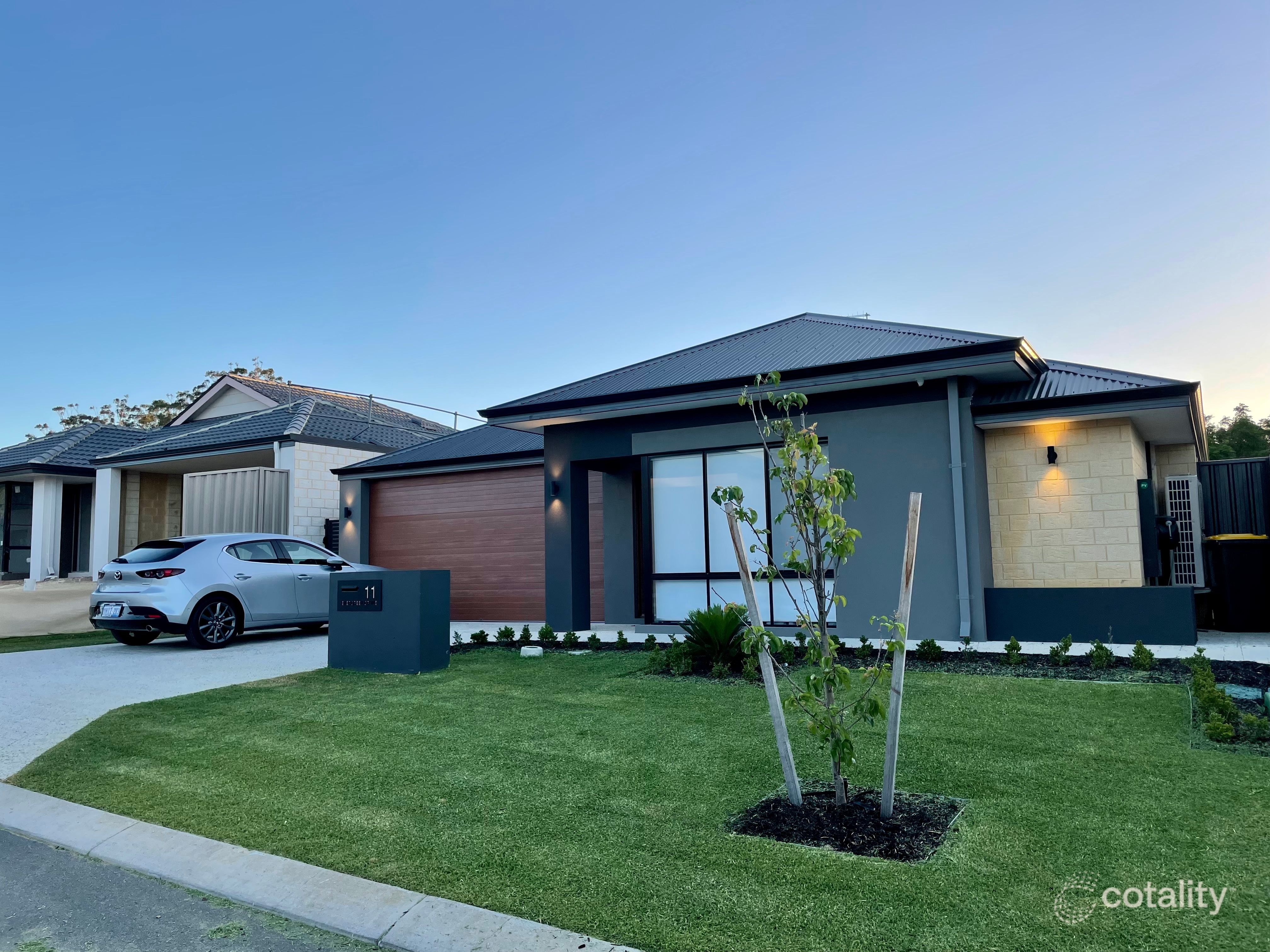 11 Evergreen Gr, Forrestfield, WA 6058
