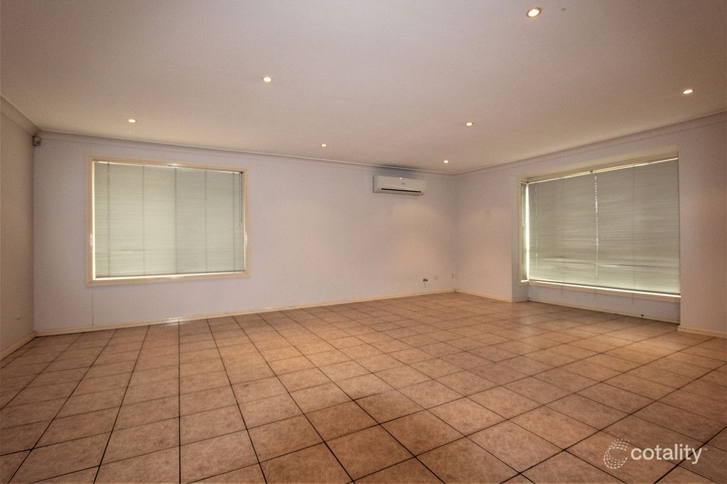 52 Solander Ave, West Hoxton, NSW 2171