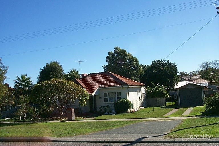 134a Watkins St, White Gum Valley, WA 6162