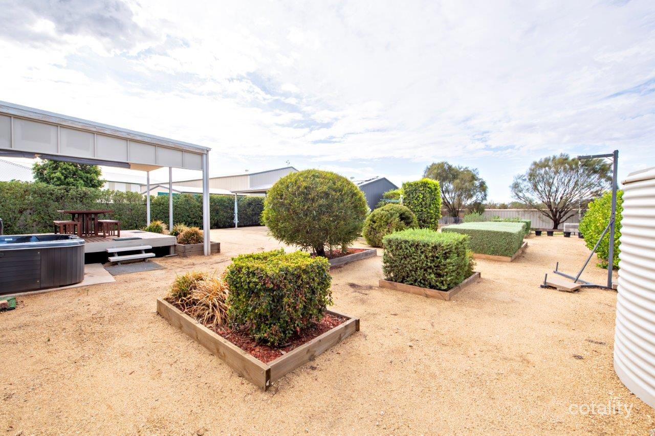 11 Bowden Fletcher Dr, Narromine, NSW 2821