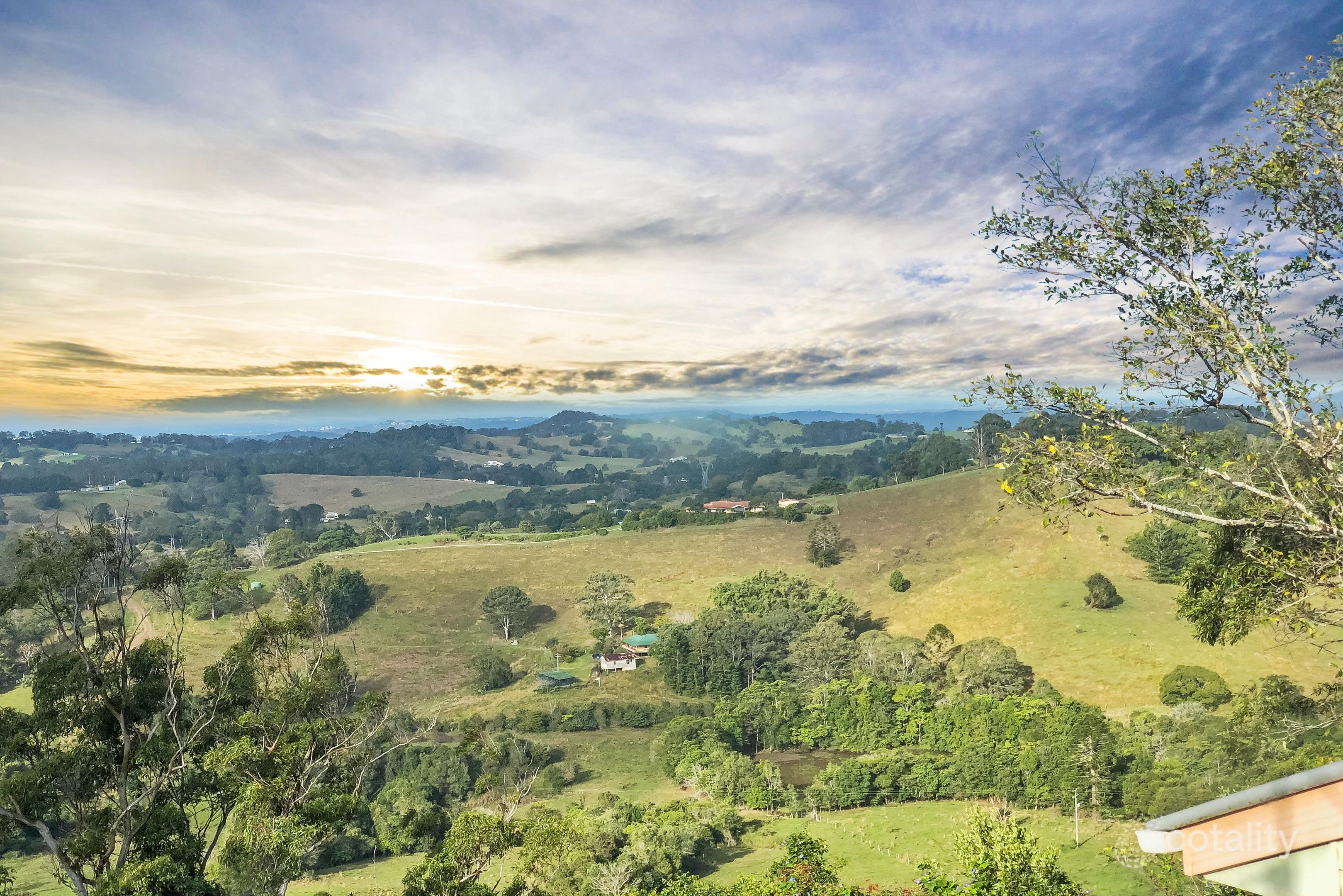 7 Falcon Ct, Mapleton, QLD 4560