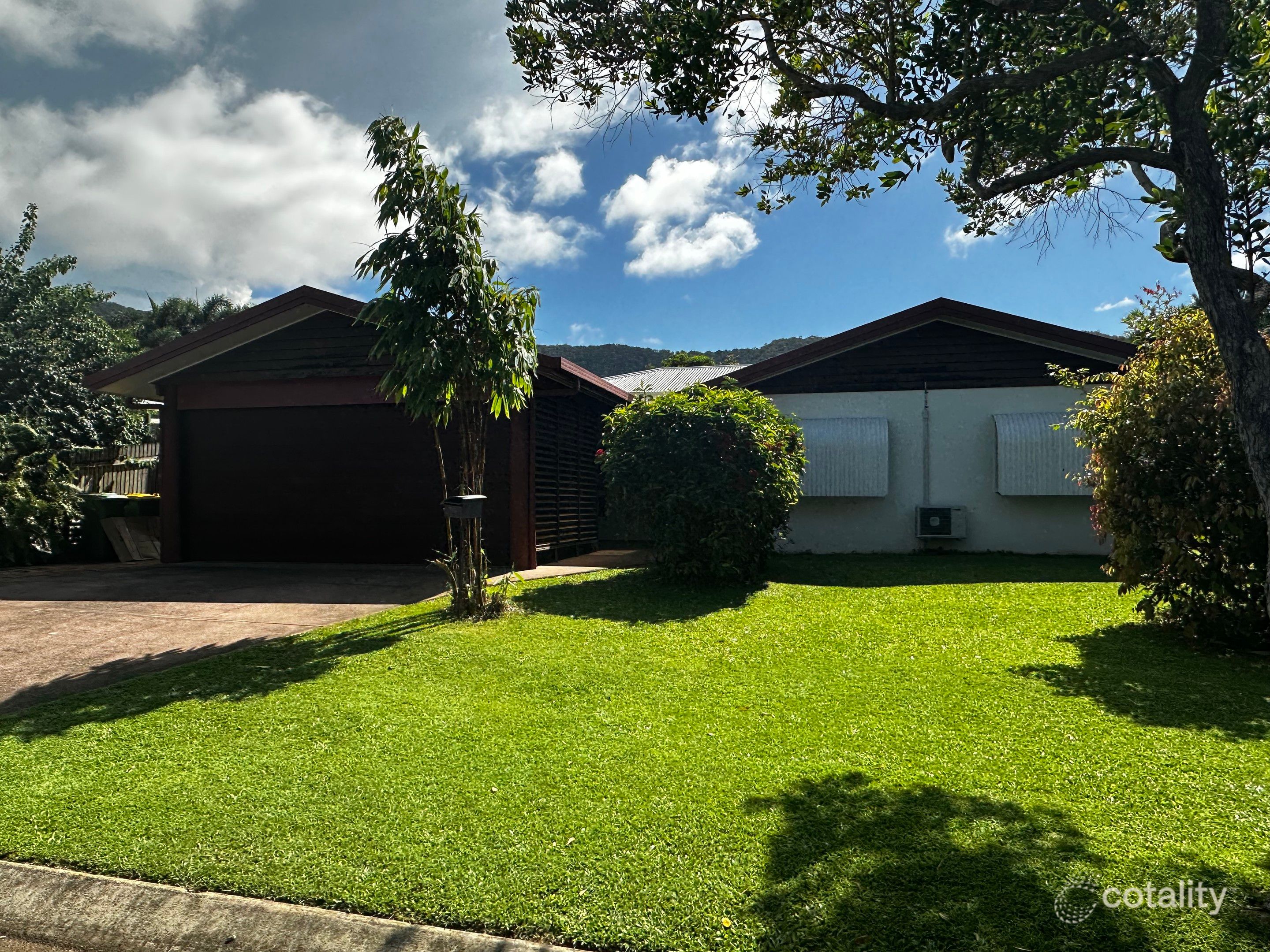 17 Isaac Smith Cl, Kewarra Beach, QLD 4879