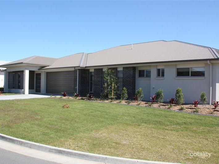 2/1 Ningaloo Dr, Pimpama, QLD 4209