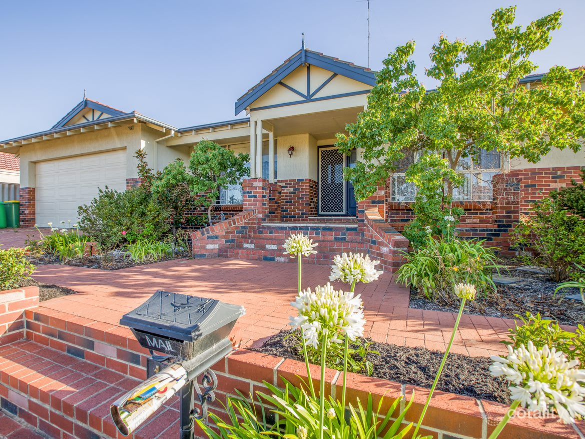 12 Magdalen Pl, College Grove, WA 6230