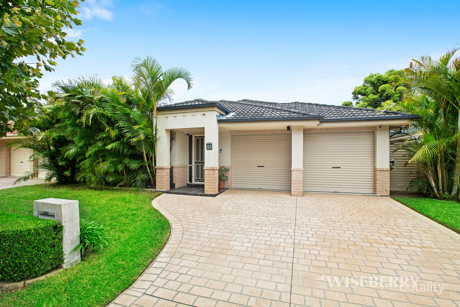 8 Tooloom Cl, Woongarrah, NSW 2259