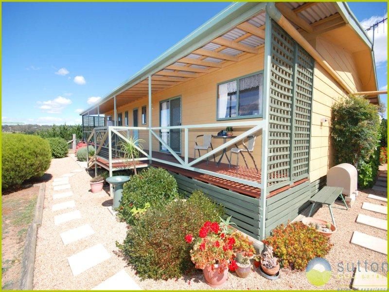 327 Weeroona Dr, Wamboin, NSW 2620