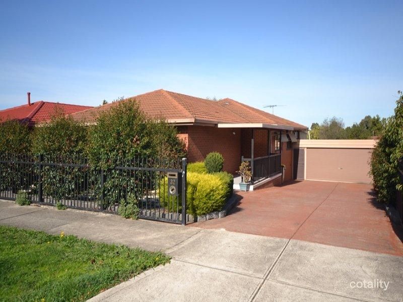 32 Thompson Cct, Mill Park, VIC 3082
