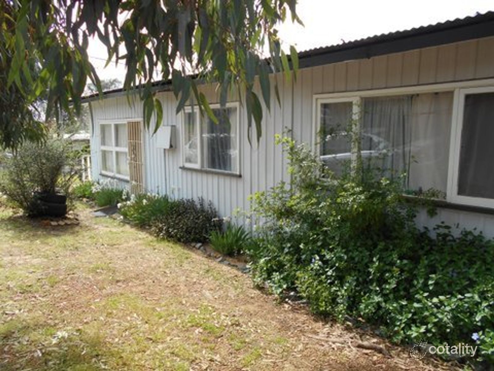 5 White St, Wandering, WA 6308