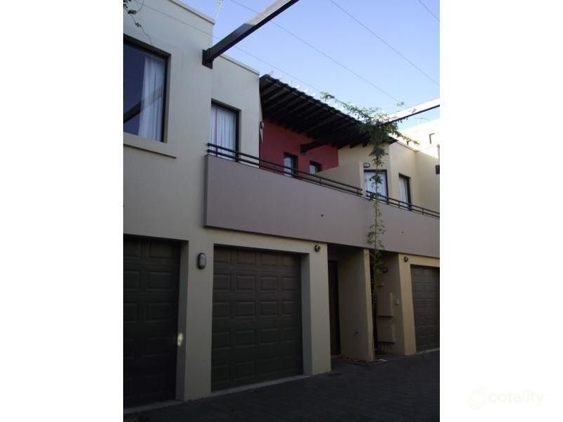 8 Heaslip Cl, Adelaide, SA 5000