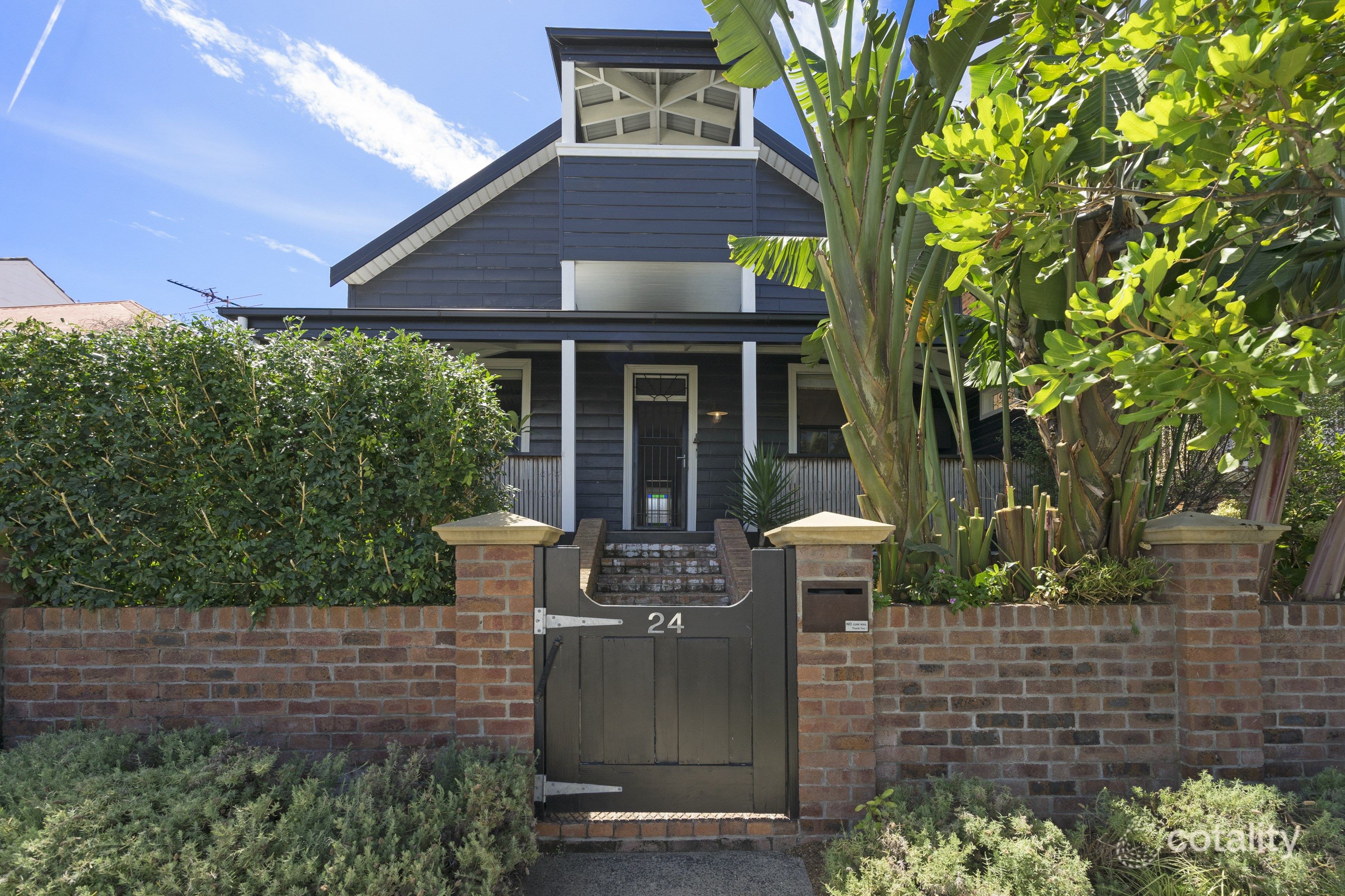 24 Fullerton St, Stockton, NSW 2295