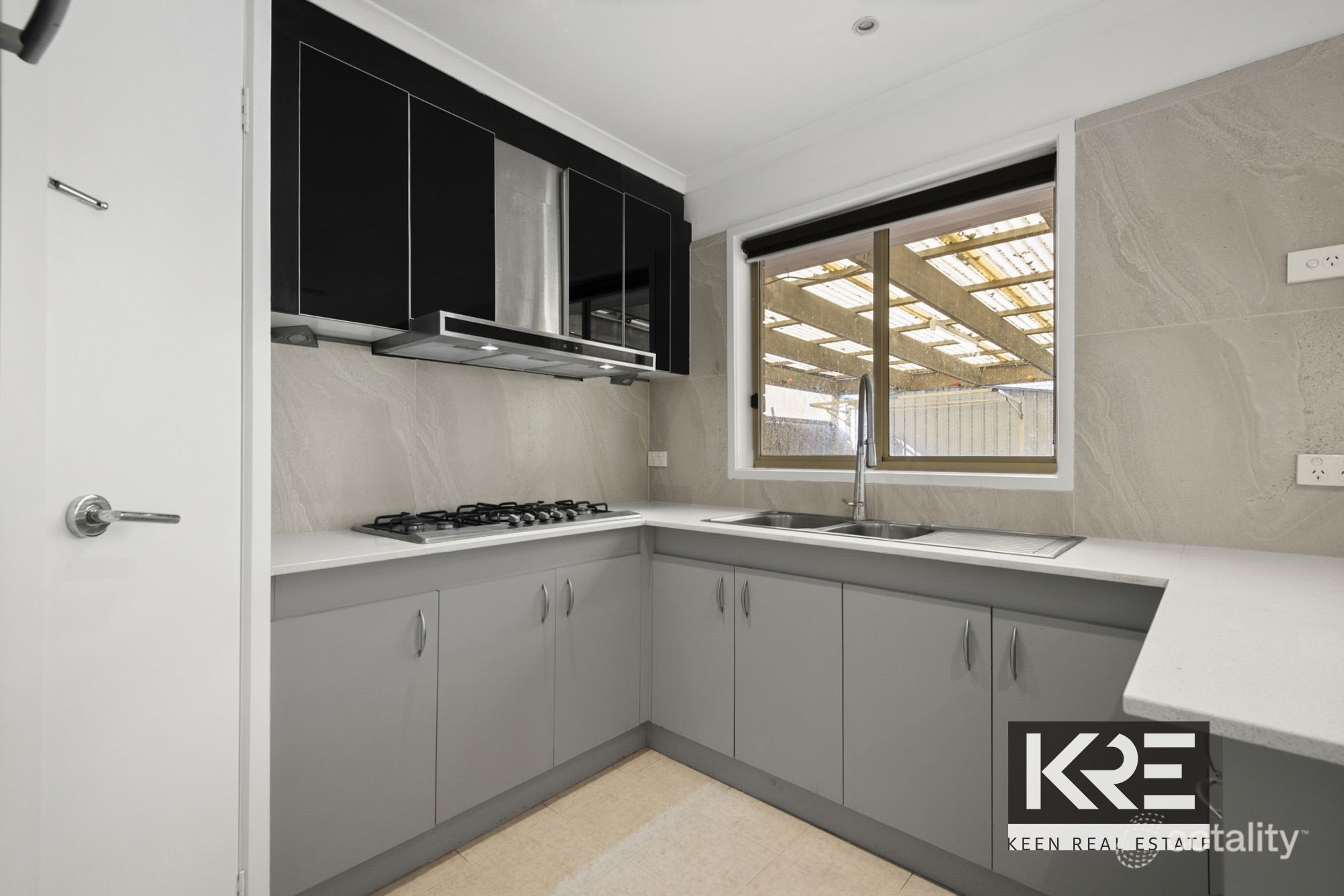 10 Marnie Dr, Cranbourne West, VIC 3977