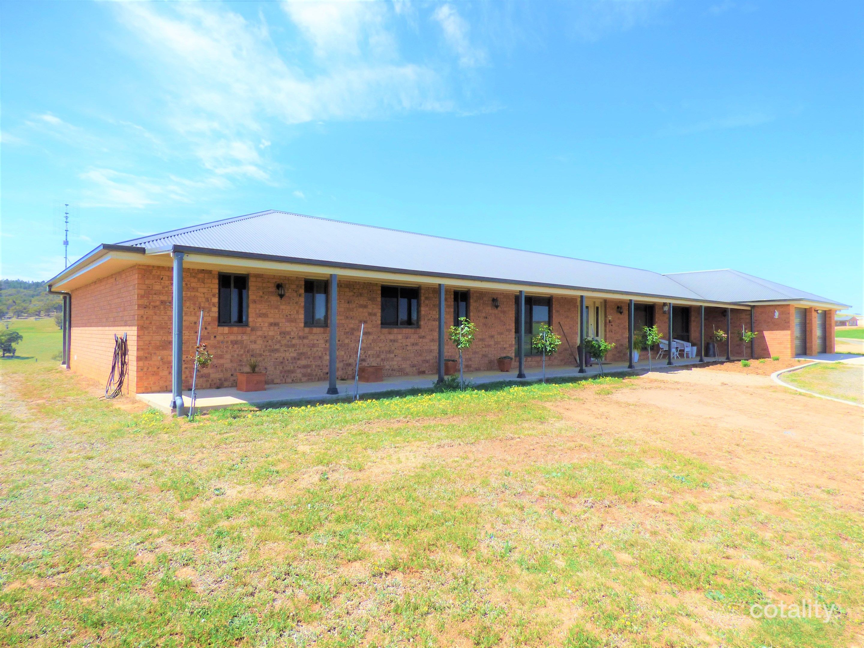 50 Dananbilla Dr, Young, NSW 2594