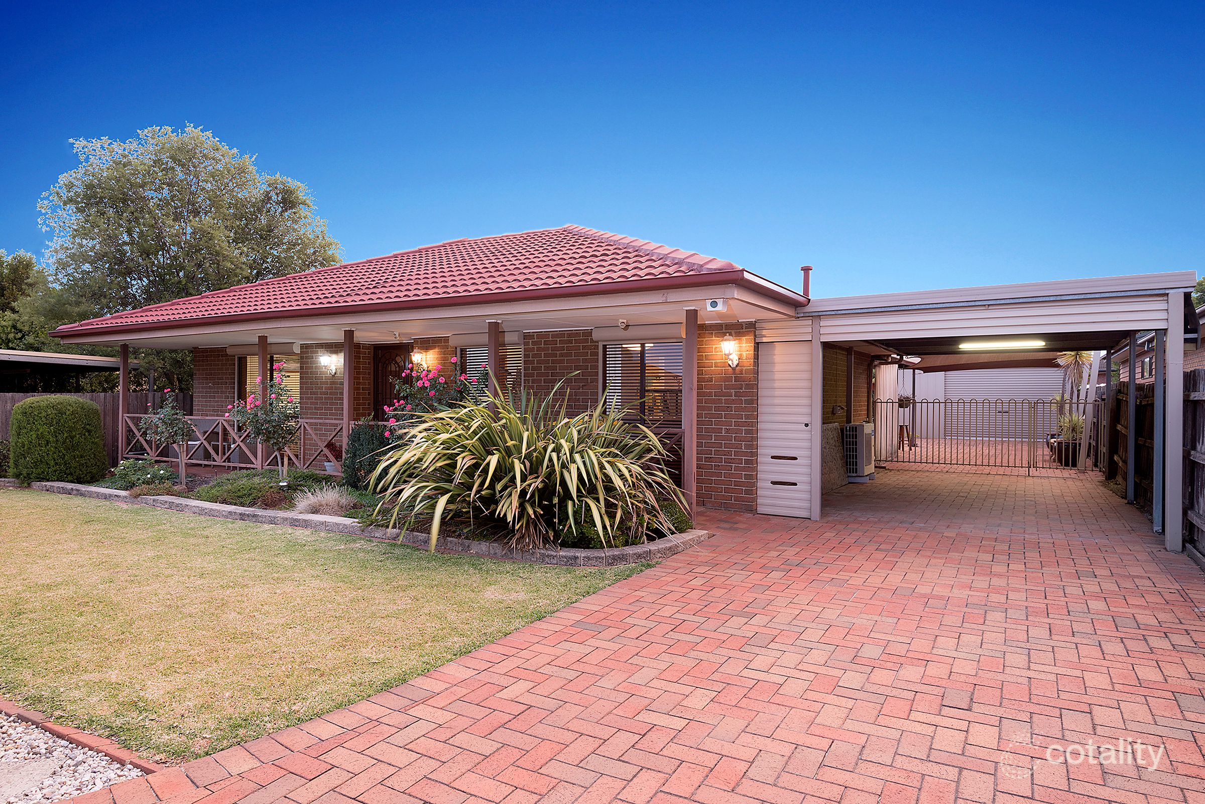 13 Monterey Ct, Mill Park, VIC 3082
