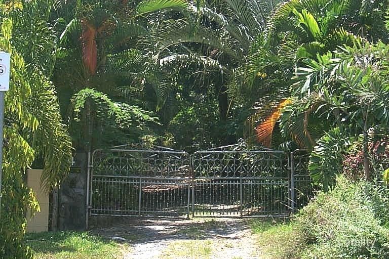 4 Trinidad Cl, Trinity Beach, QLD 4879