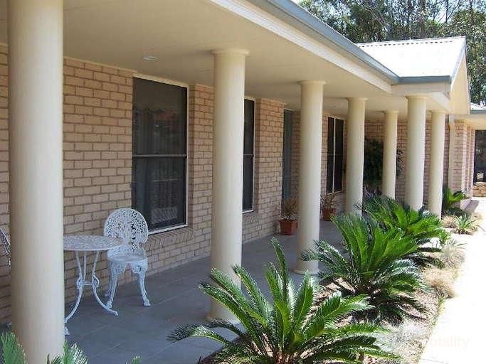 22 Amber Gr, Bolwarra Heights, NSW 2320