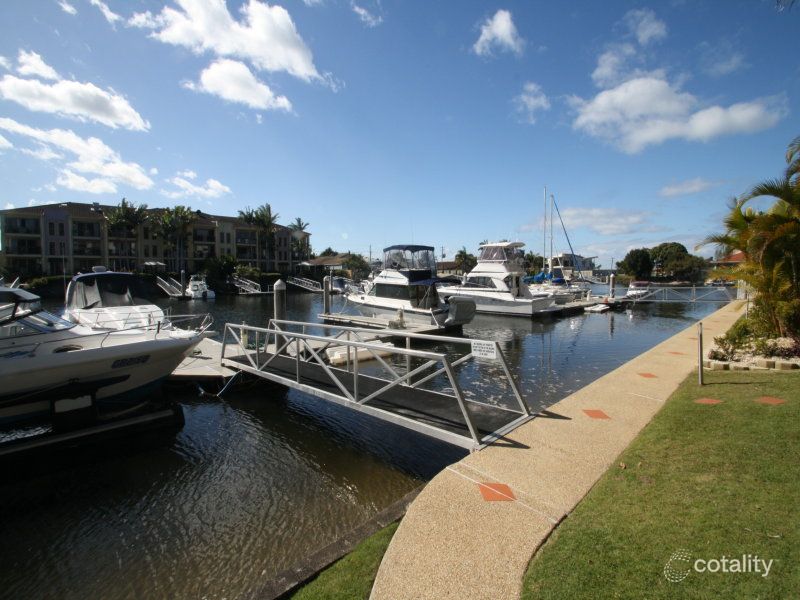 10/20 Canal Ave, Runaway Bay, QLD 4216