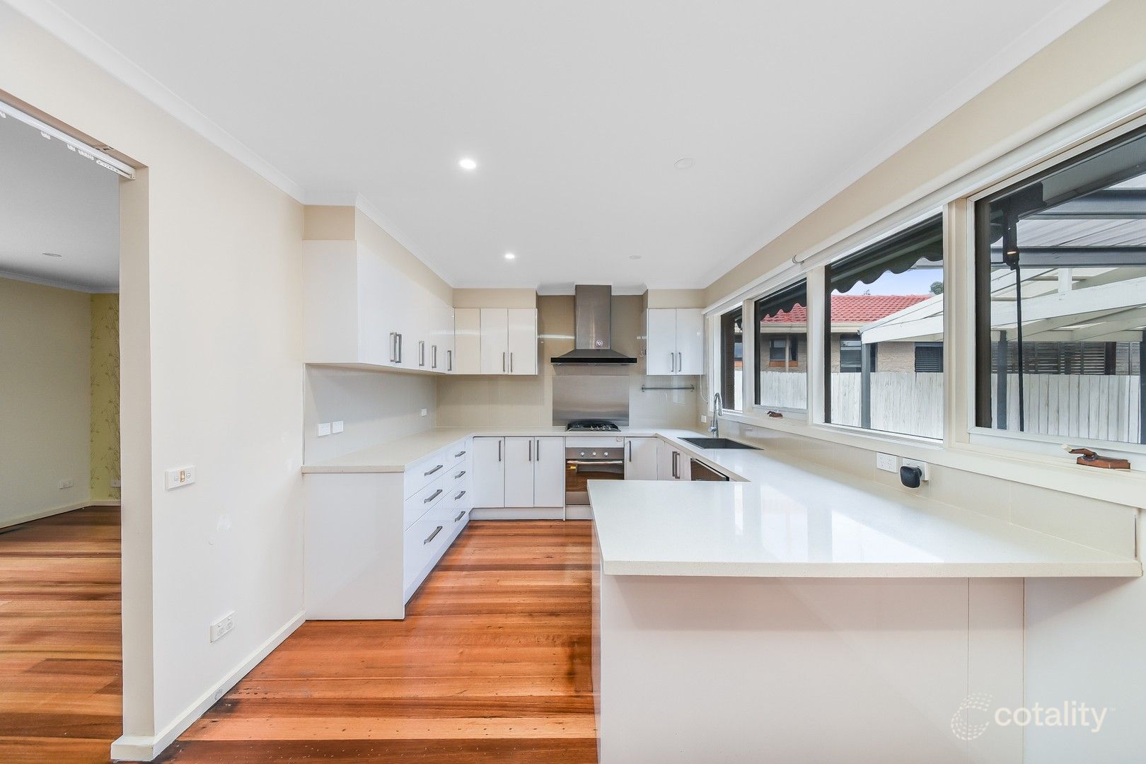 6 Jaques Gr, Forest Hill, VIC 3131