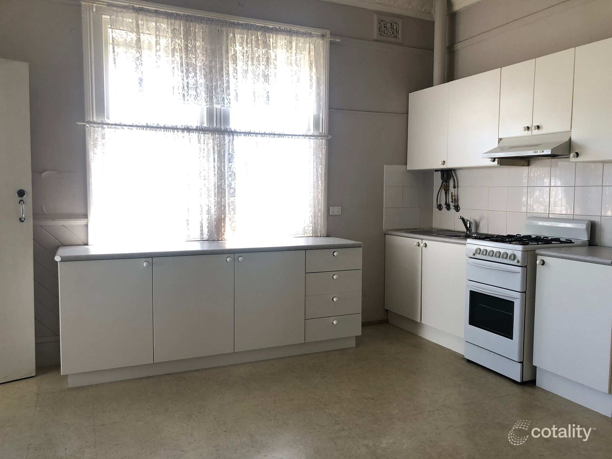 2/70 Henry St, Tighes Hill, NSW 2297