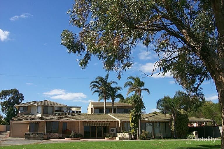 2/4 Soldiers Cove Tce, Dudley Park, WA 6210