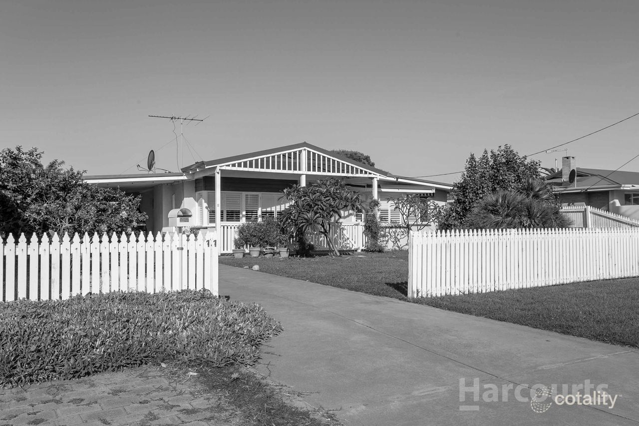 11 Hickman Rd, Silver Sands, WA 6210