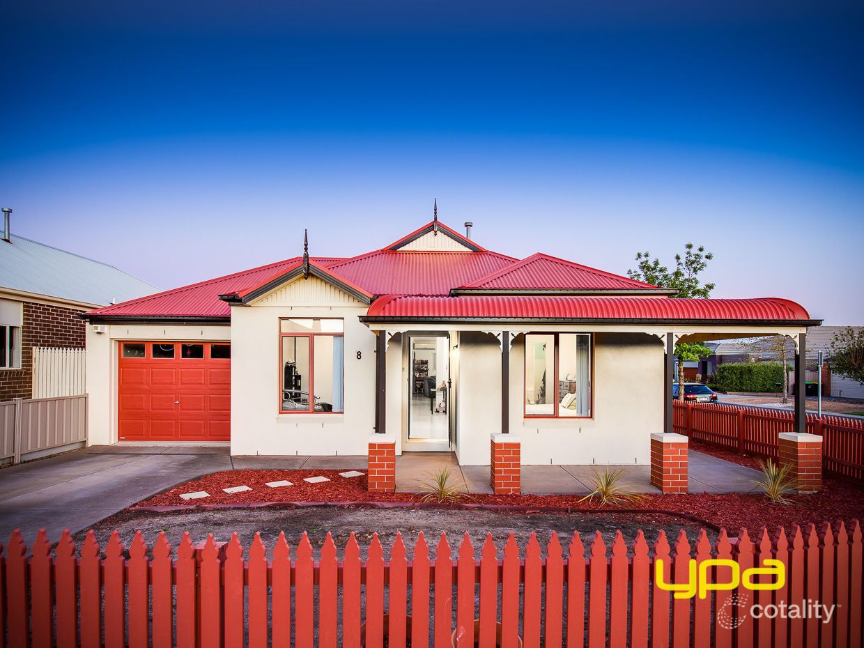 8 Verdon Ave, Caroline Springs, VIC 3023