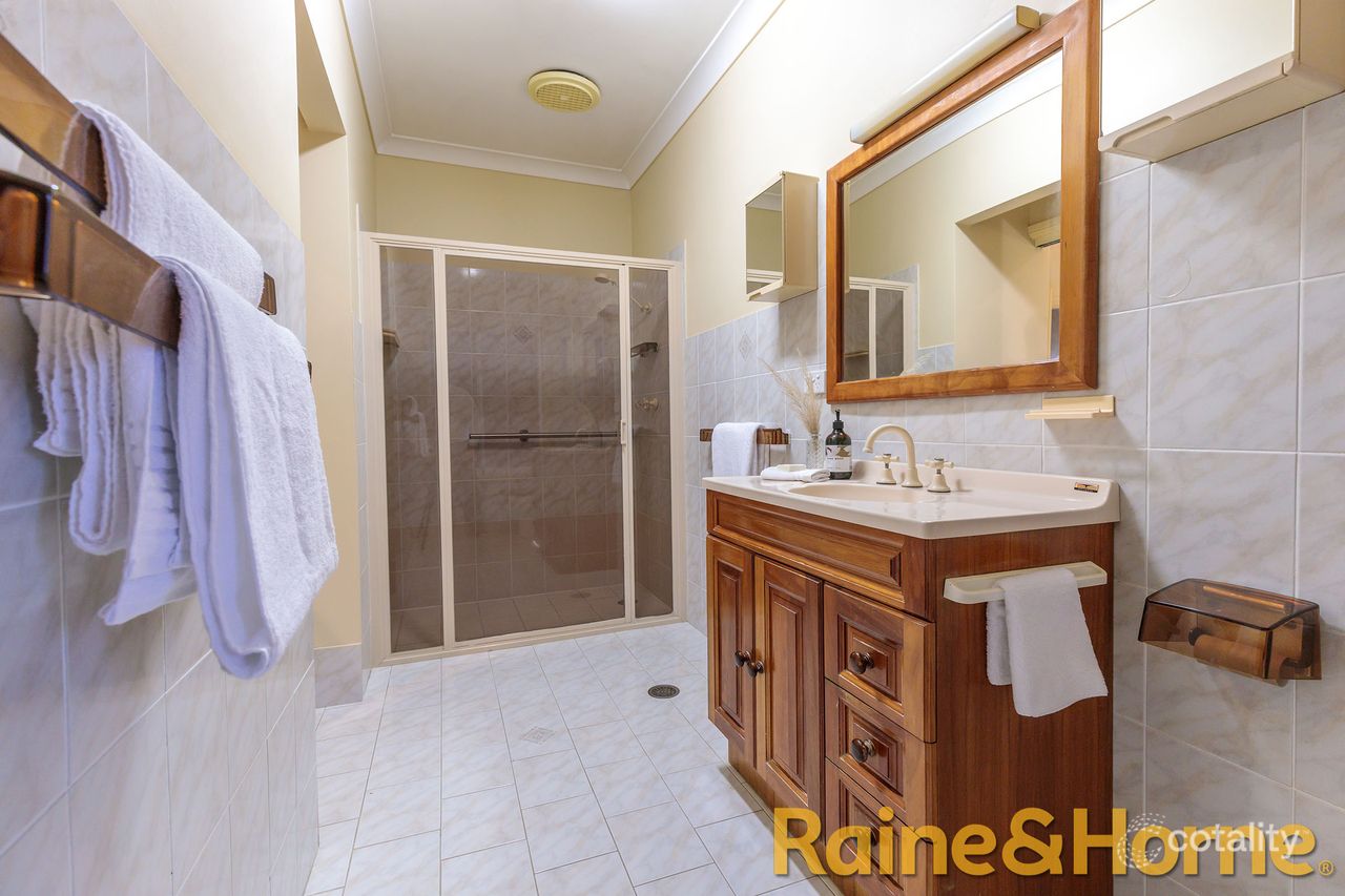 24 Norfolk Cres, Dubbo, NSW 2830