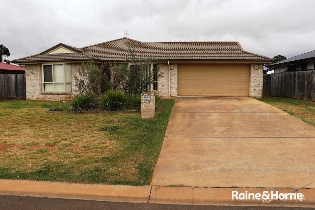 11 Oasis Dr, Kingaroy, QLD 4610