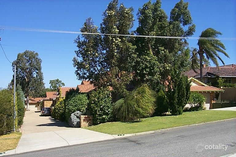 2/15 Bridges Rd, Melville, WA 6156