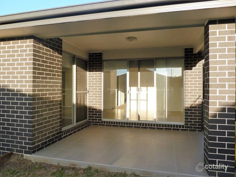 13 Atlantic Ave, Jordan Springs, NSW 2747