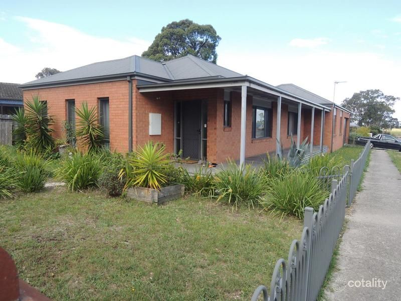 25 Gordon St, Heyfield, VIC 3858