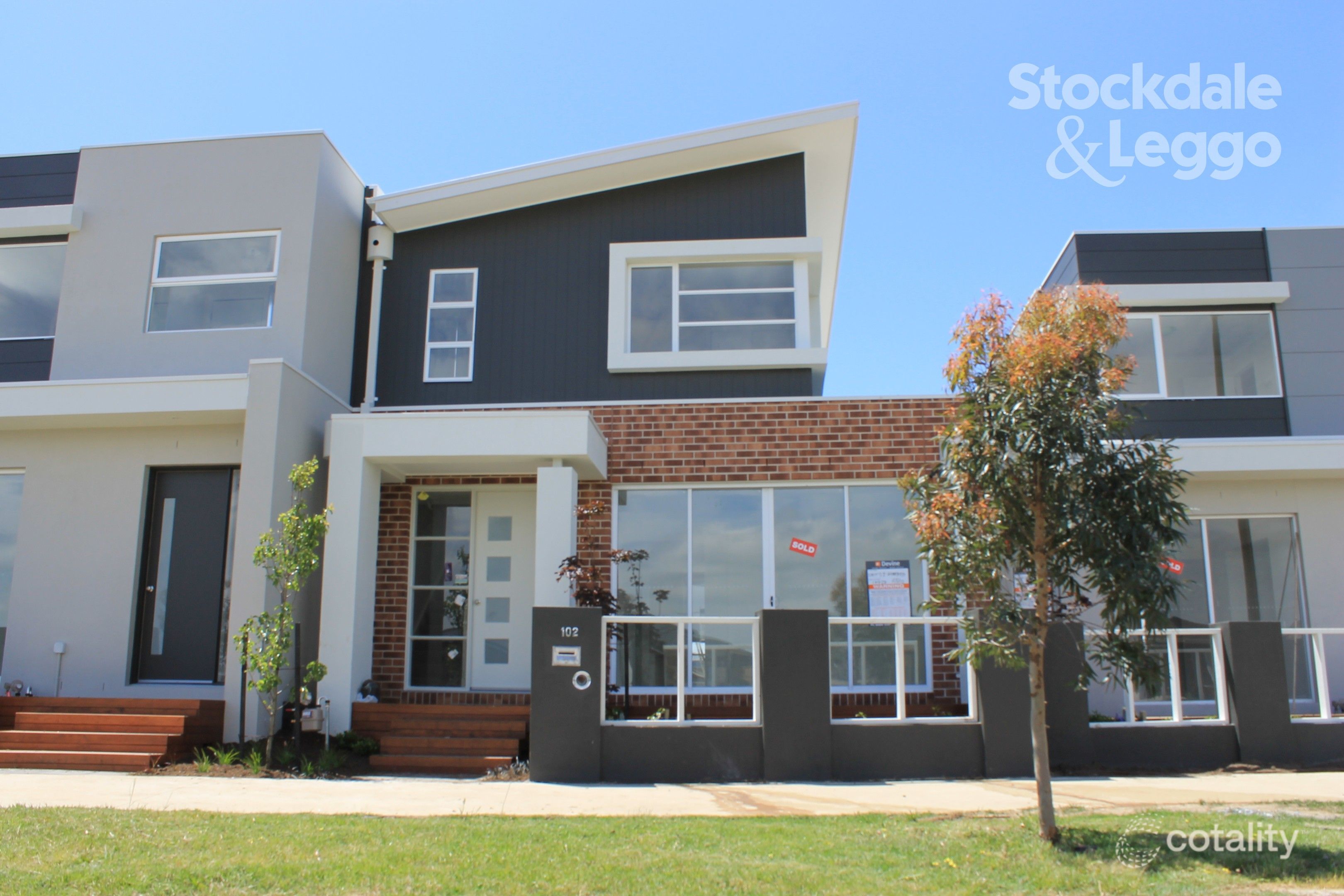 102 Henry Rd, Pakenham, VIC 3810
