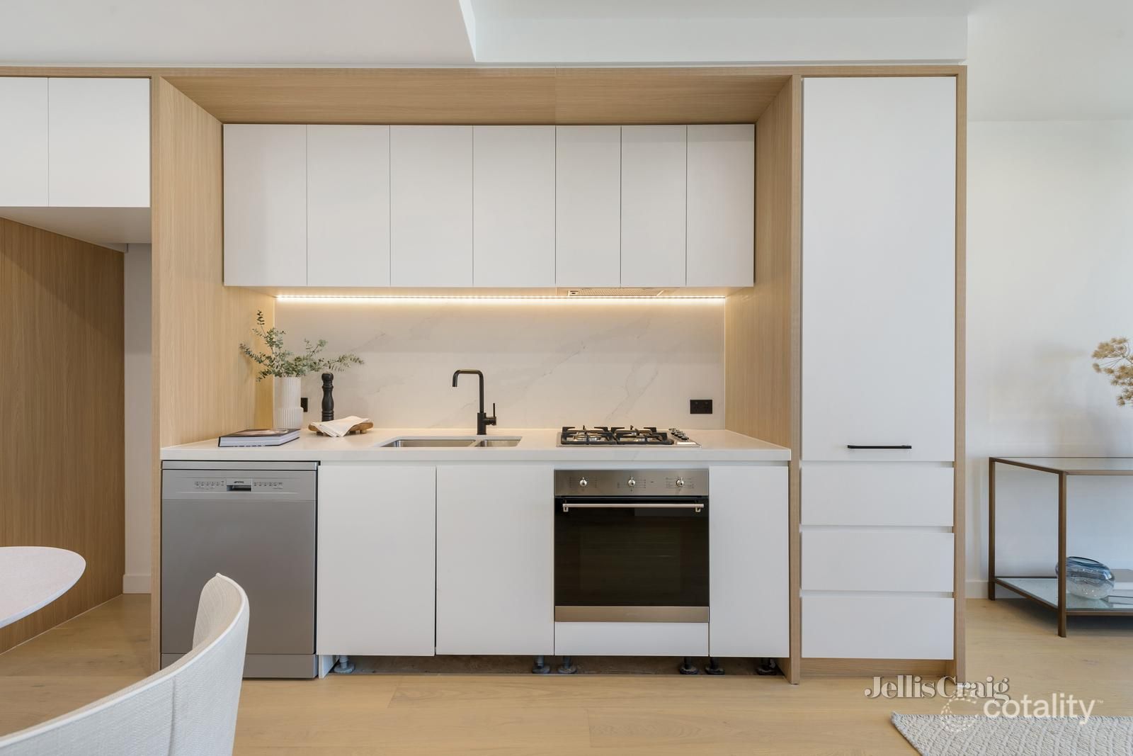 401/9 Williamsons Rd, Doncaster, VIC 3108