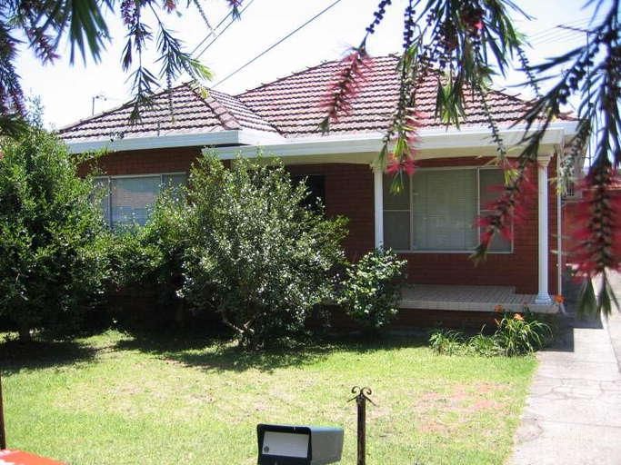 18 Henderson Ave, Panania, NSW 2213