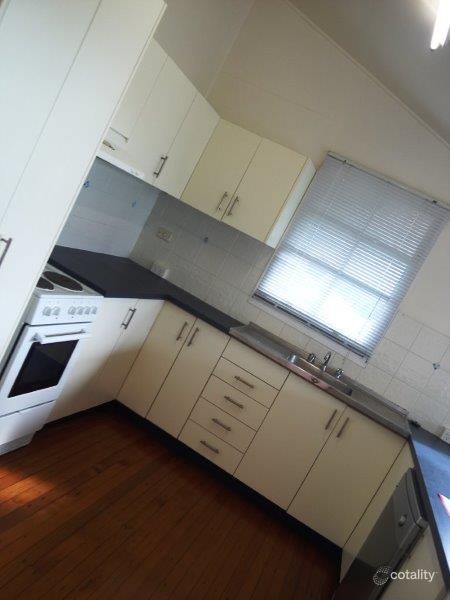 16 Lord St, Gladstone Central, QLD 4680