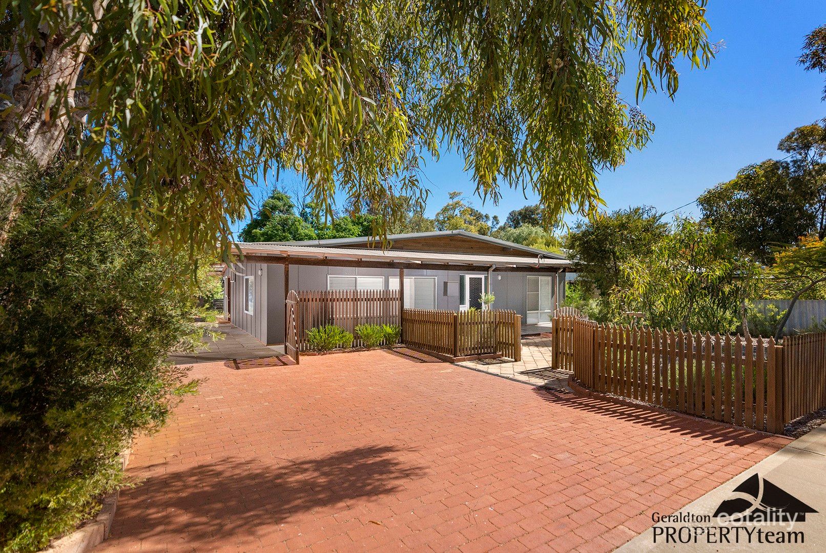 10 Smith St, Dongara, WA 6525