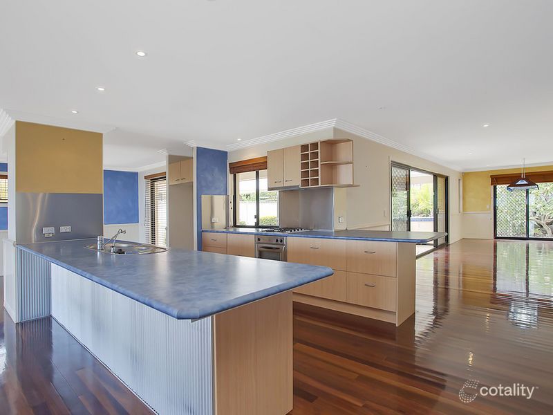 4 Galleria Ct, Highland Park, QLD 4211