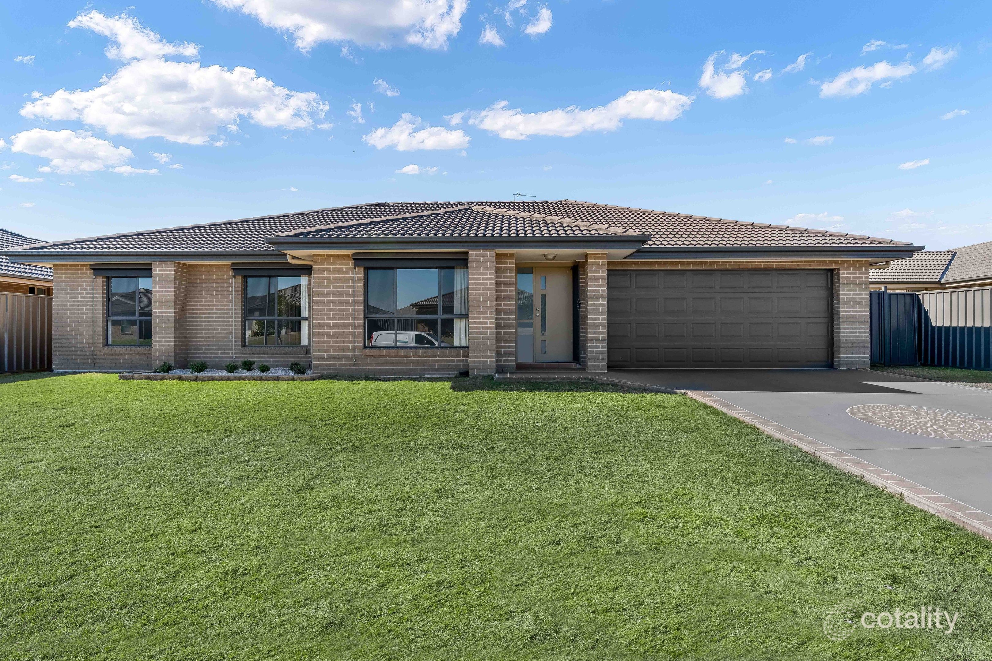 10 Hepburn Cl, Rutherford, NSW 2320