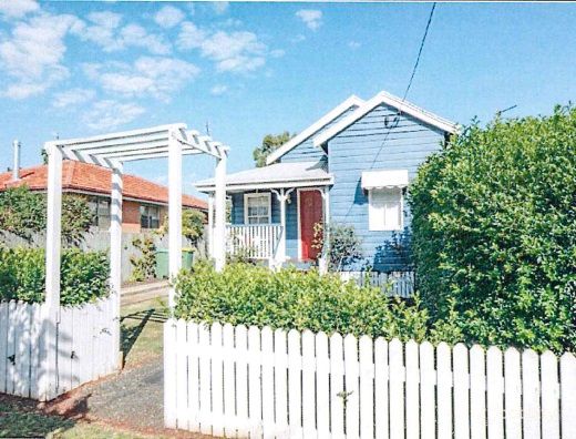 5a Bernard St, Newtown, QLD 4350