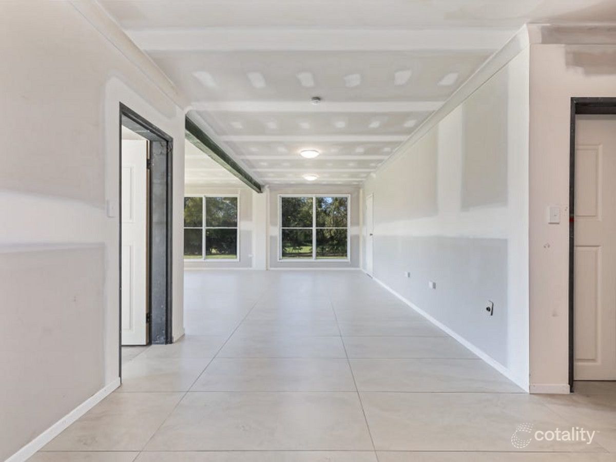 26 Stewart St, Withcott, QLD 4352