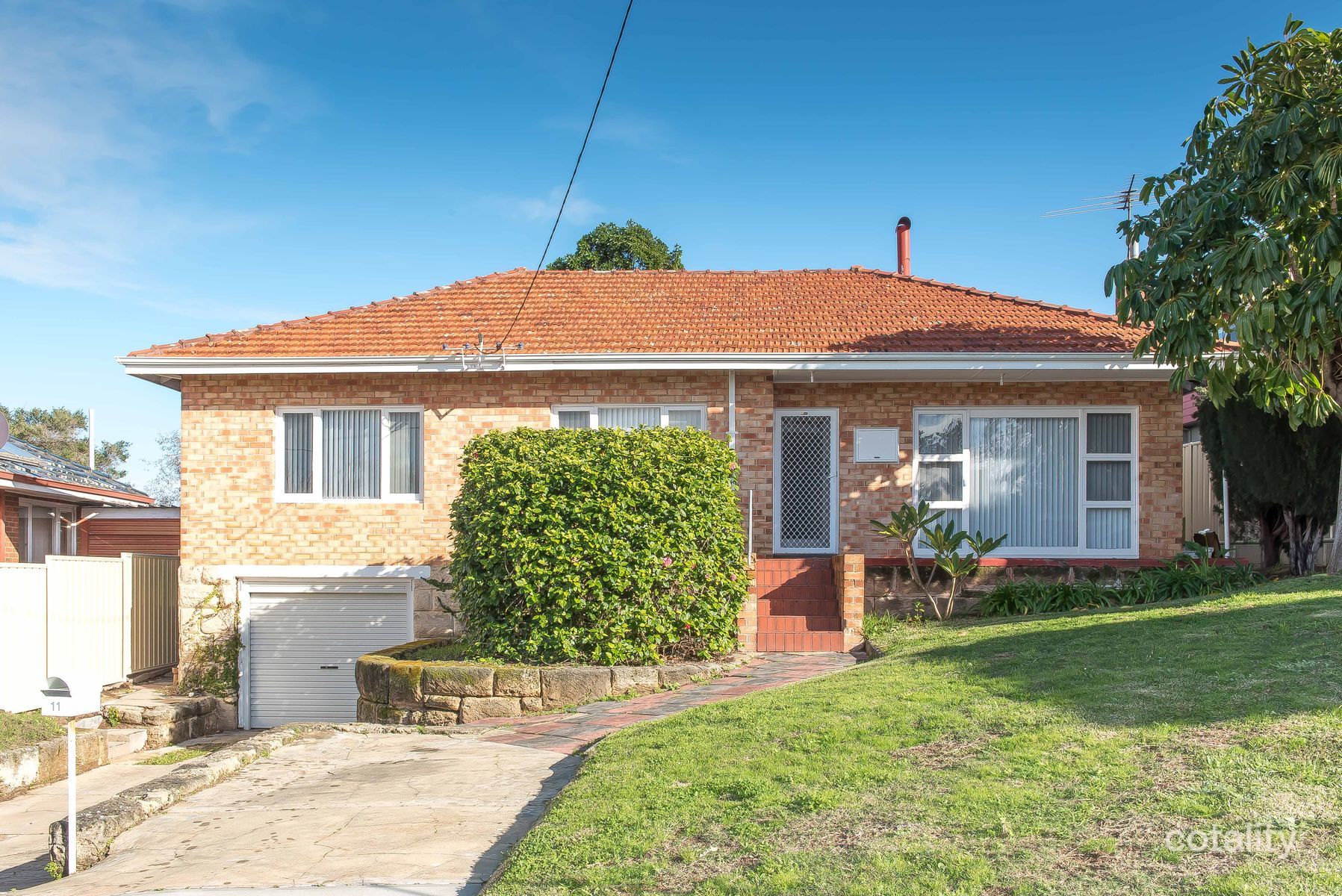 11 Hill St, Innaloo, WA 6018