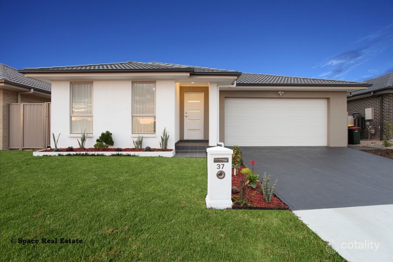 37 Corder Dr, Spring Farm, NSW 2570