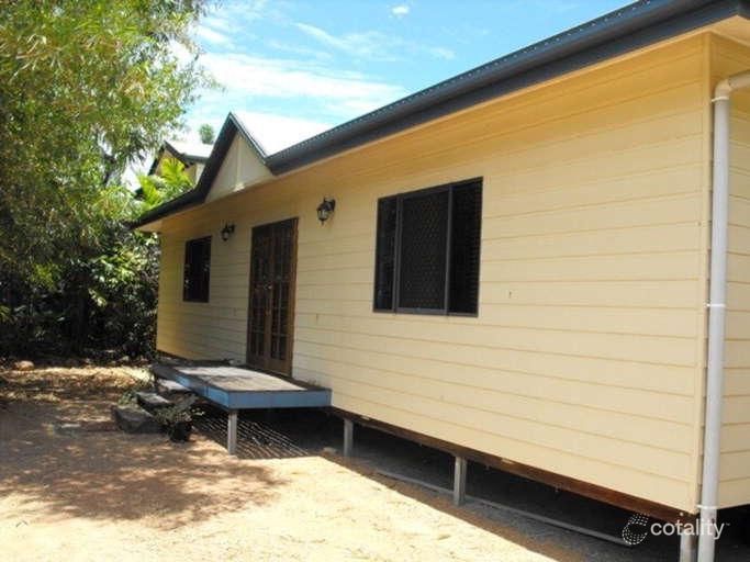 13 Whyte St, Hermit Park, QLD 4812
