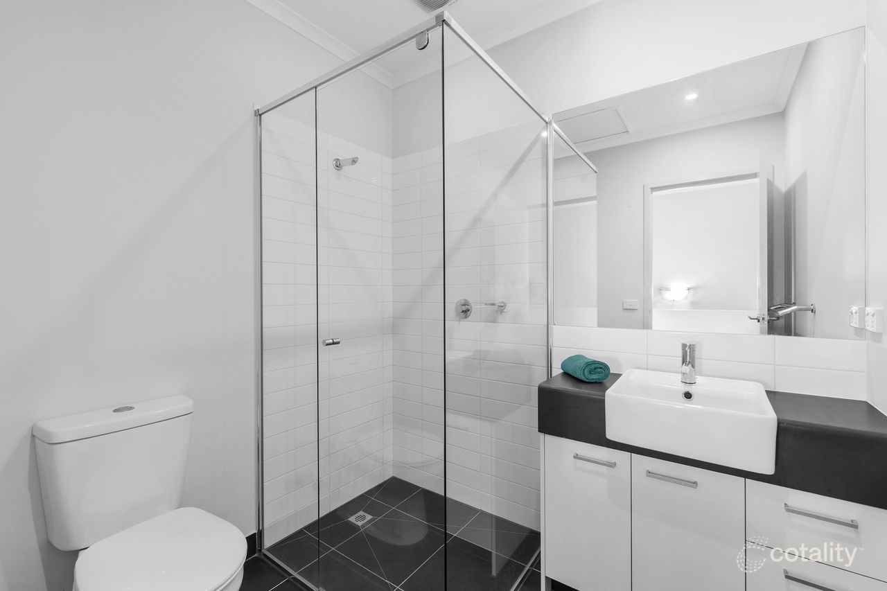 8 Olsen Walk, Mill Park, VIC 3082