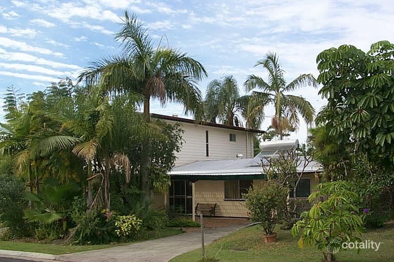 13 Pontee Pde, Alexandra Headland, QLD 4572