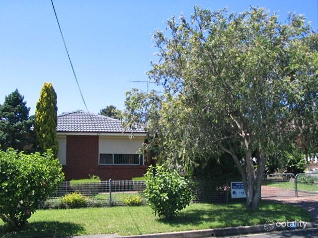 9 Bourke Ave, Barrack Heights, NSW 2528
