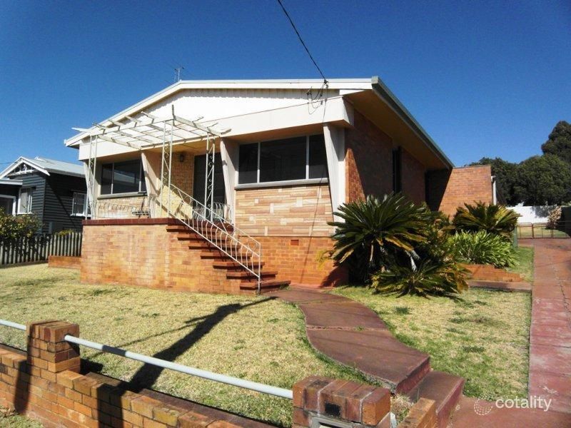 5 Roseberry St, North Toowoomba, QLD 4350