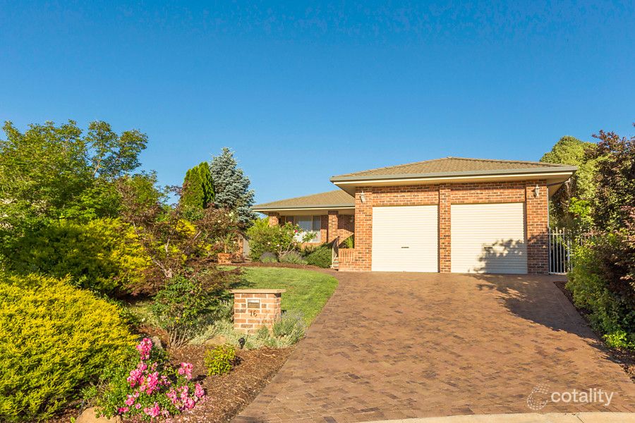 16 James Scott Cl, Kambah, ACT 2902