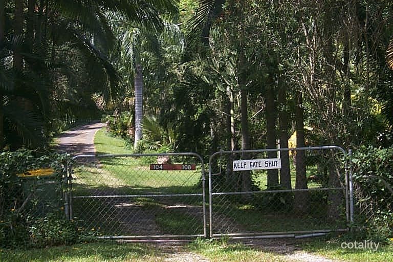 104-108 Stanton Rd, Smithfield, QLD 4878