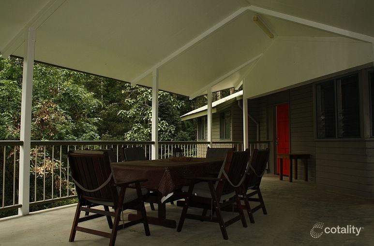 109 Winfield Rd, Lake Eacham, QLD 4884